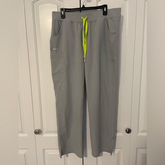 Figs Pants - FIGS Technical Collection Cargo Scrub
Pants Size XL